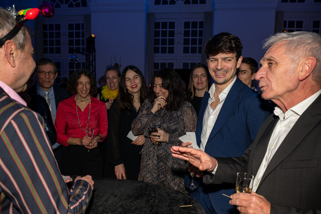 Animation événementielle originale et sur mesure pour un cocktail dînatoire avec Cocktail Amusatoire.