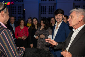 Animation événementielle originale et sur mesure pour un cocktail dînatoire avec Cocktail Amusatoire.